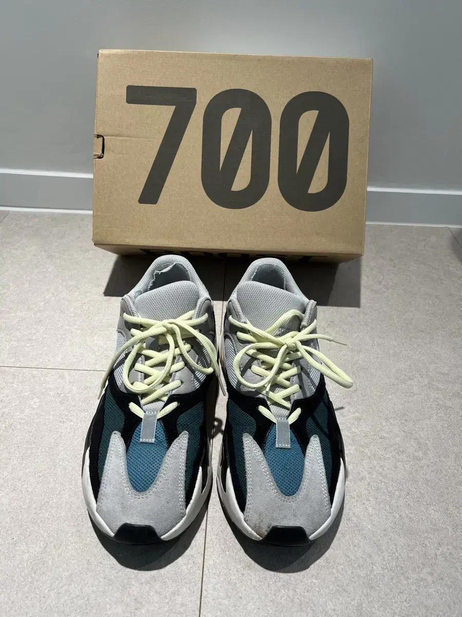 [280] 아디다스 이지 부스트 700 웨이브 러너 솔리드 그레이
