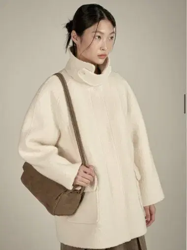 아우로 플러피 코트(아이보리)