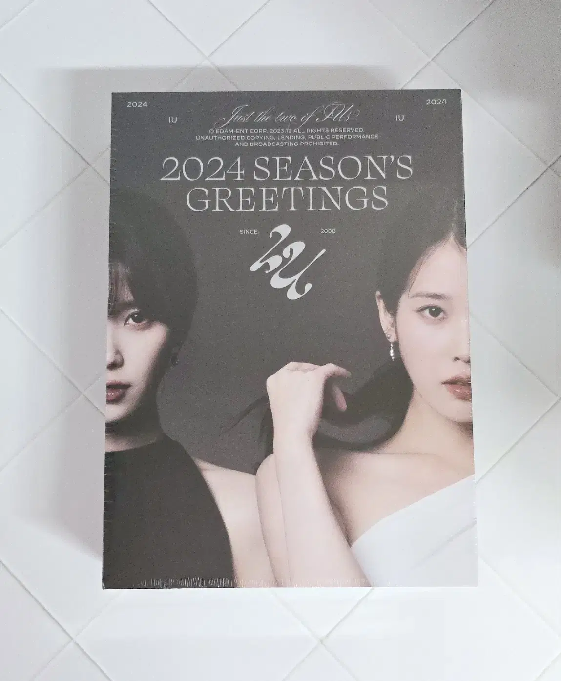아이유 2024 시즌그리팅 IU 2024 SEASON GREETING