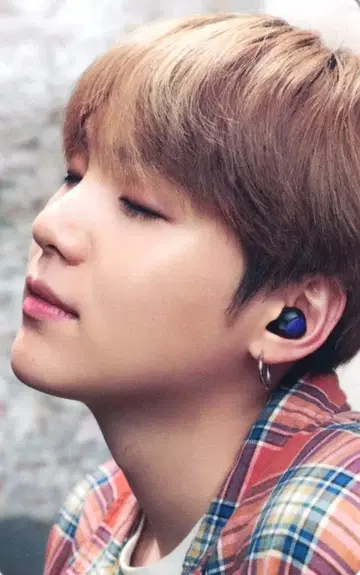 BTS 슈가 삼성 갤럭시 버즈
