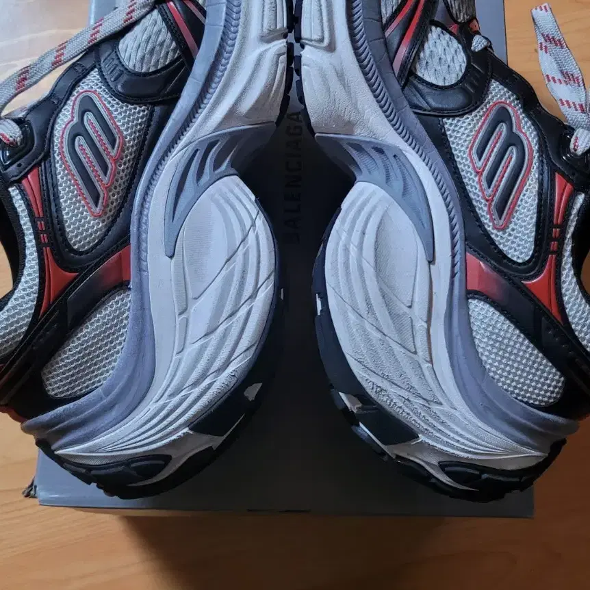 BALENCIAGA 10XL グレー ホワイト レッド 44 BALENCIAGA-