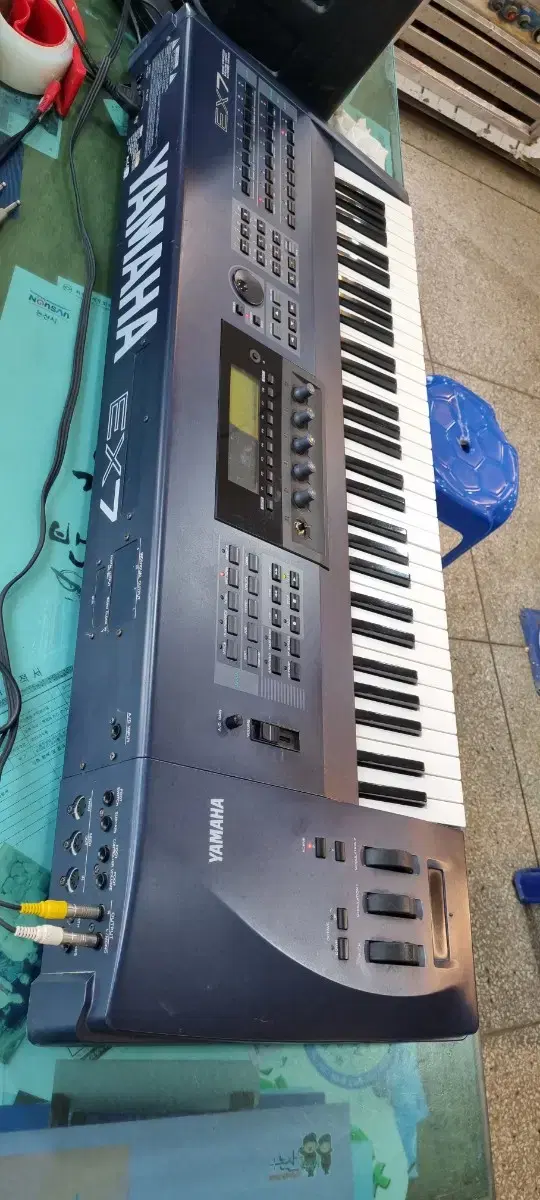 ヤマハ EX7 シンセサイザー
