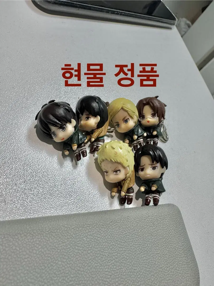 진격의거인 대롱 가챠 에렌 엘빈 리바이 한지 베르톨트 라이너