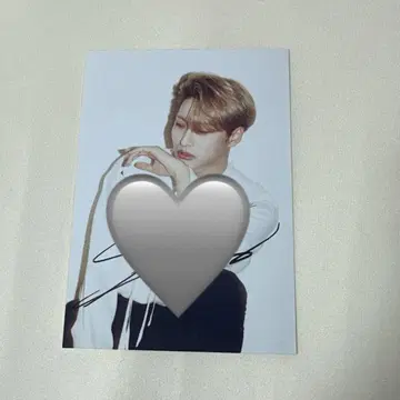 ATEEZ 손파 친필 사인 포함 사진
