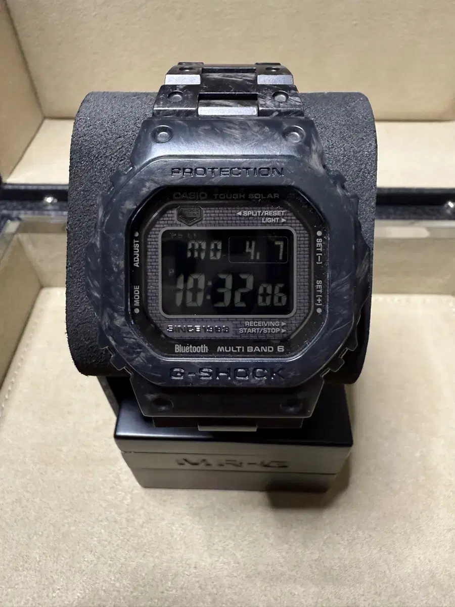 지샥 GCW-B5000UN 카본