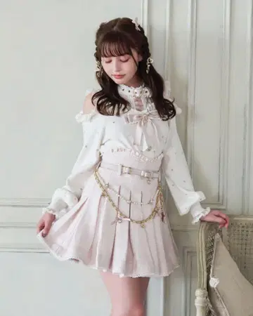리즈리사 체인 벨트 달린 턱 플레어 치마바지 핑크