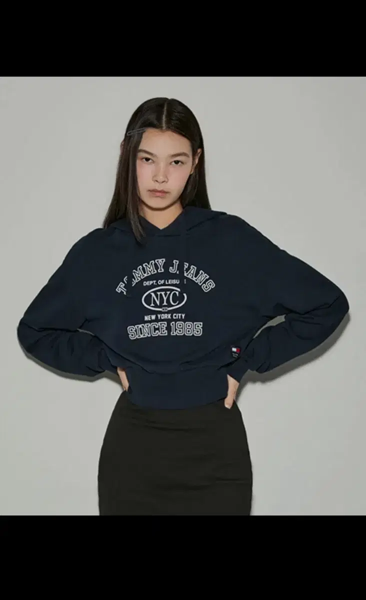 (새상품) 타미진스 크롭 네이비 후드티
