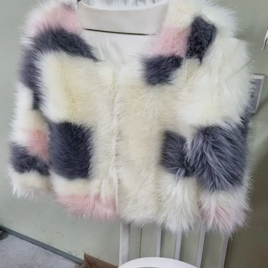 ☆韓国の人気☆【KIRSH】☆TOGGLE POINT CROP FUR JACKE.T☆ KIRSH | 키르시 Kirsh Toggle Faux Fur Jacket on Bunjang