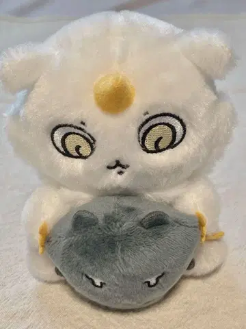 치이카와 (먼작귀) 데스크탑에서 지켜보는 덫에 걸린 봉제 인형 그 아이