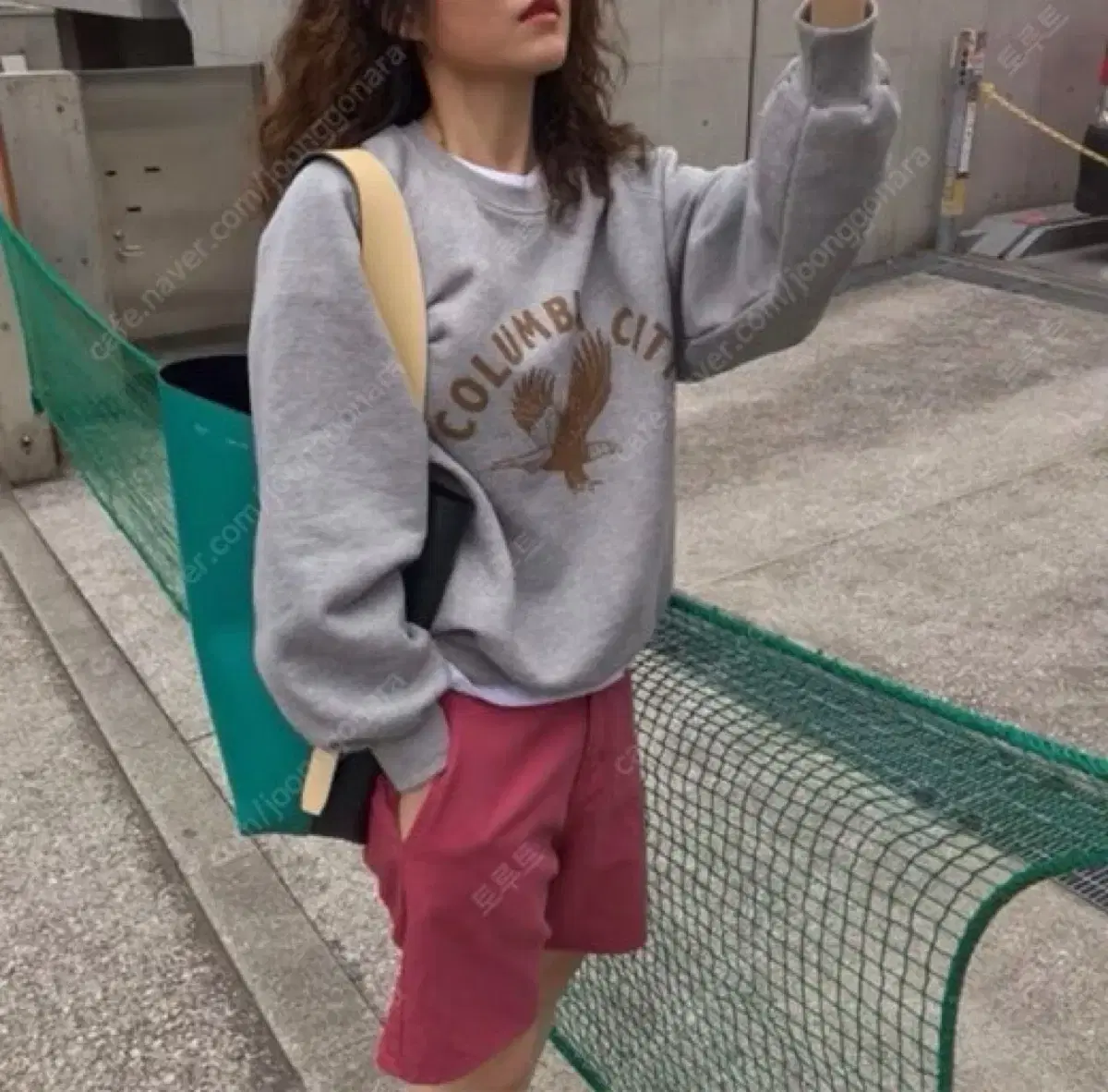 시엔느 콜롬비아 맨투맨 그레이