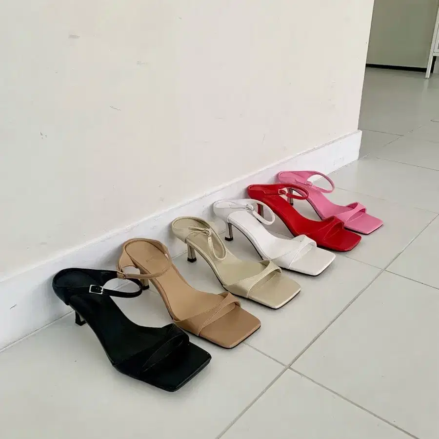 발이 편안한 쿠션 스퀘어 뮬 5cm