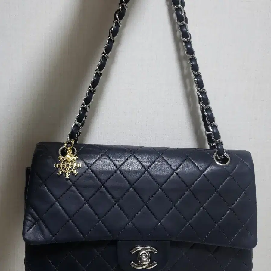 トートバッグ ROCKCAKE Glossy Nylon Padded Bag Black RC24BAG00200 Rockcake Glossy Nylon Padded Bag Bag Black on Bunjang Global
