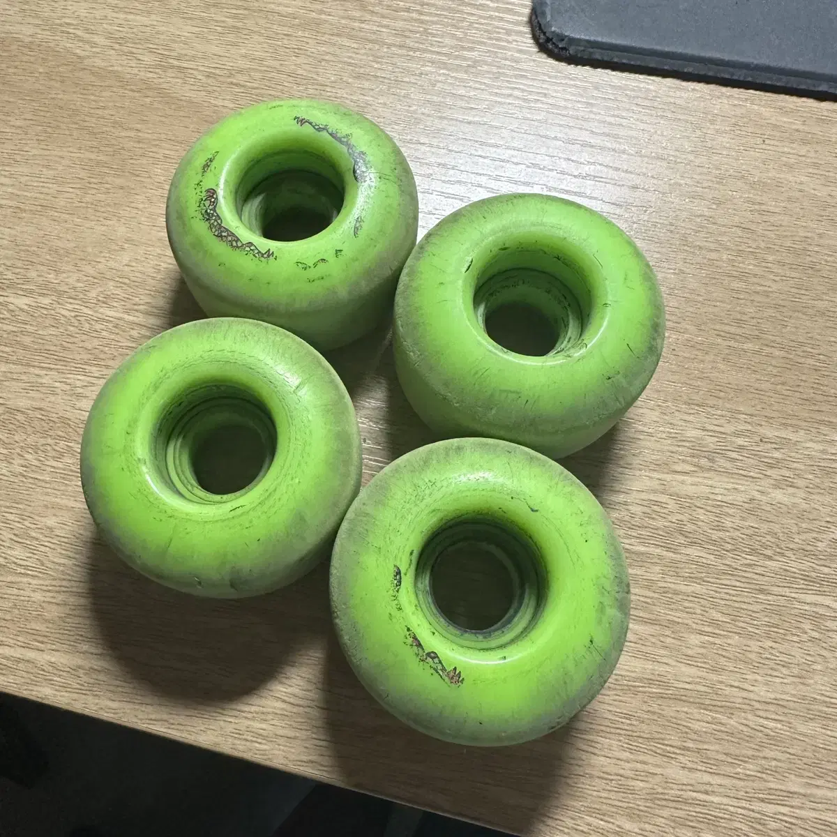 파웰 드레곤포뮬러 스케이트보드 휠 93a 52mm