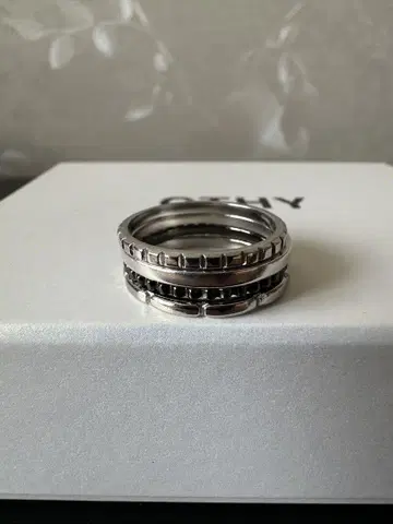 CTHY HERITAGE SQUARE STUDS RING 사이즈 15호