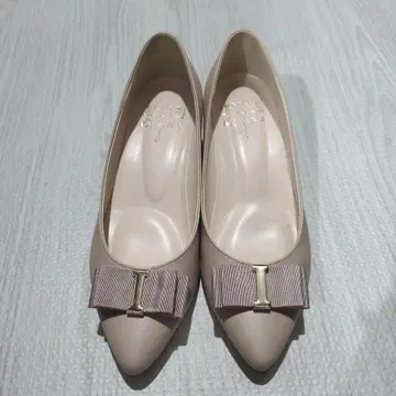 DIANA 우천 겸용 펌프스 21.5cm
