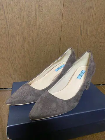 ILIMA 차콜 펌프스