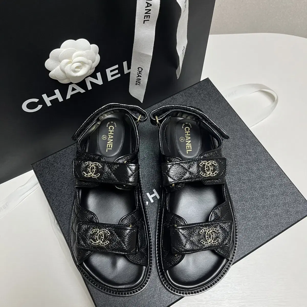 [Full set of new products from department stores] Chanel Velcro sandals Caviar 35.5 (225) 35 vahn