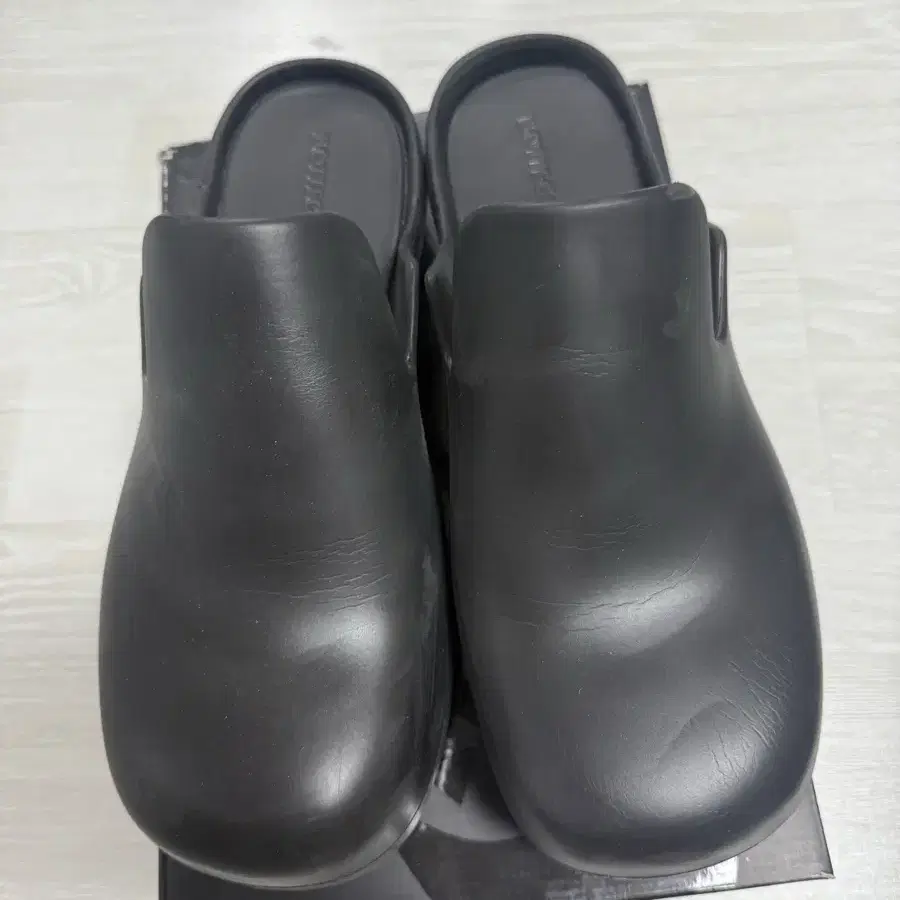 BOTTEGA VENETA | 보테가베네타 Bottega Veneta Rubber Flash