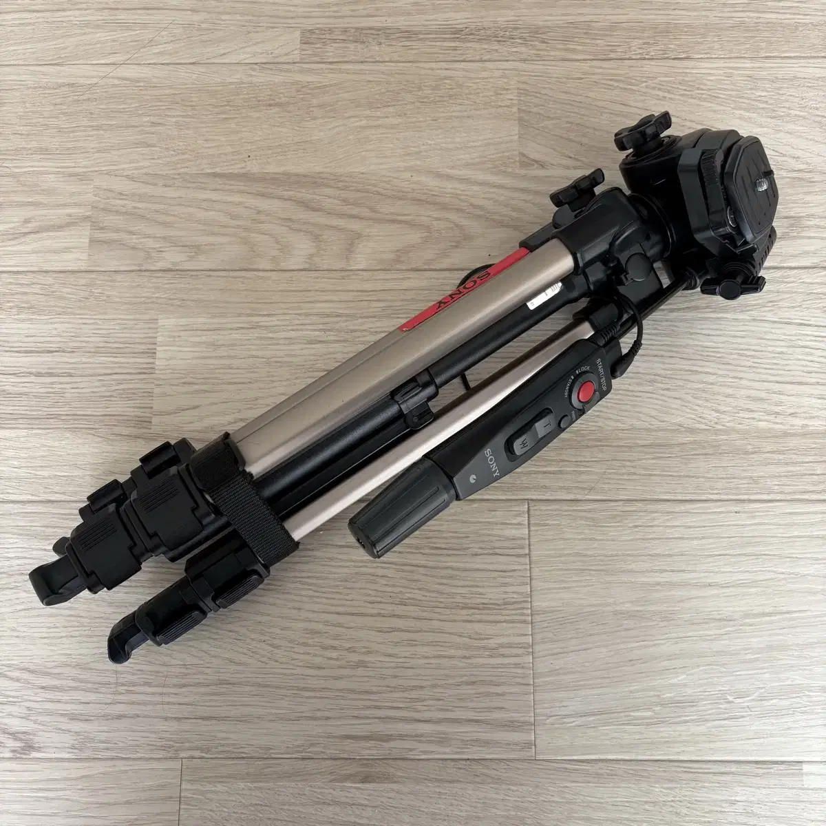 Sony VCT-570RM Tripod