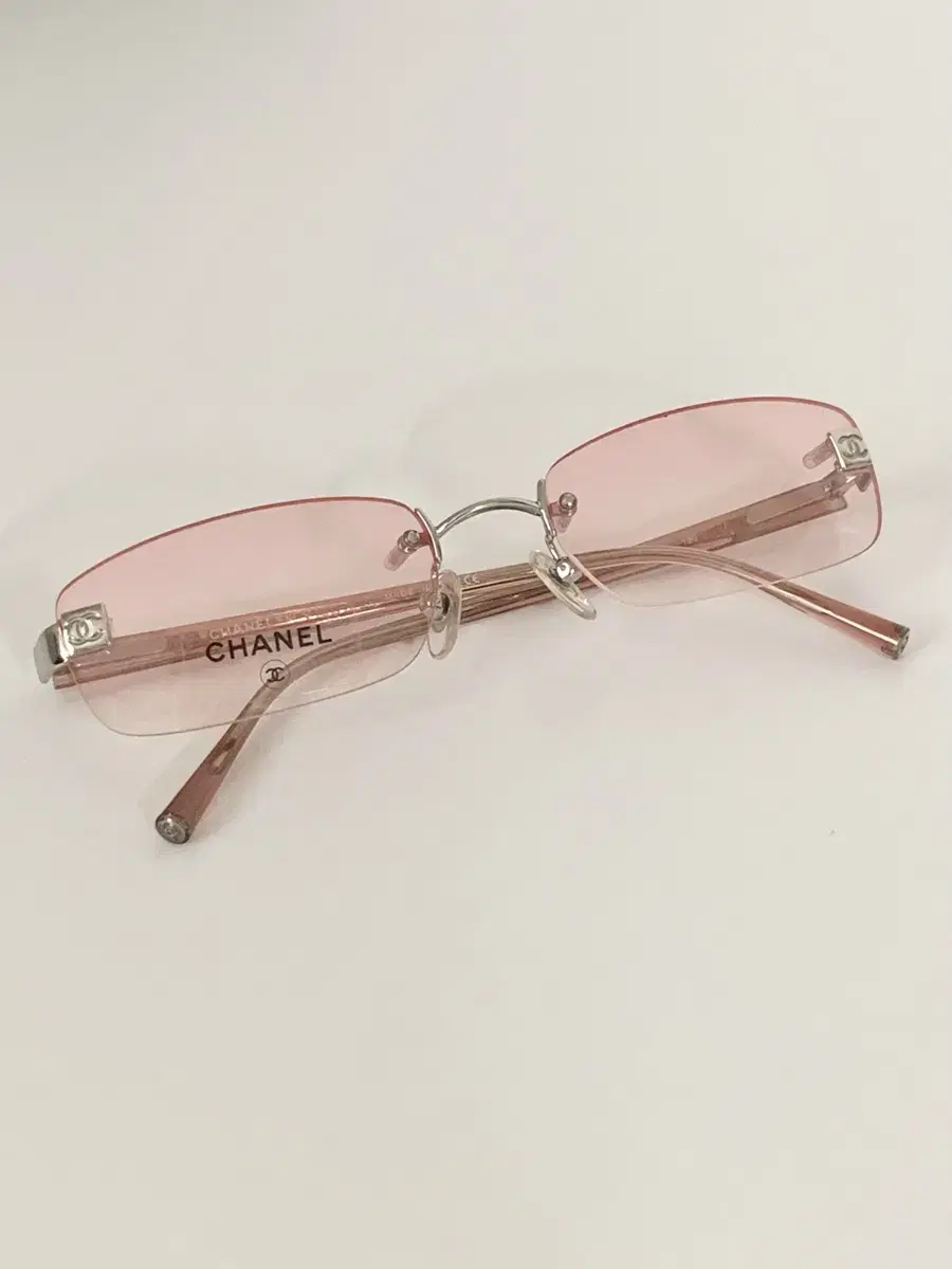 CHANEL 핑크 림리스 무테 y2k 선글라스 안경