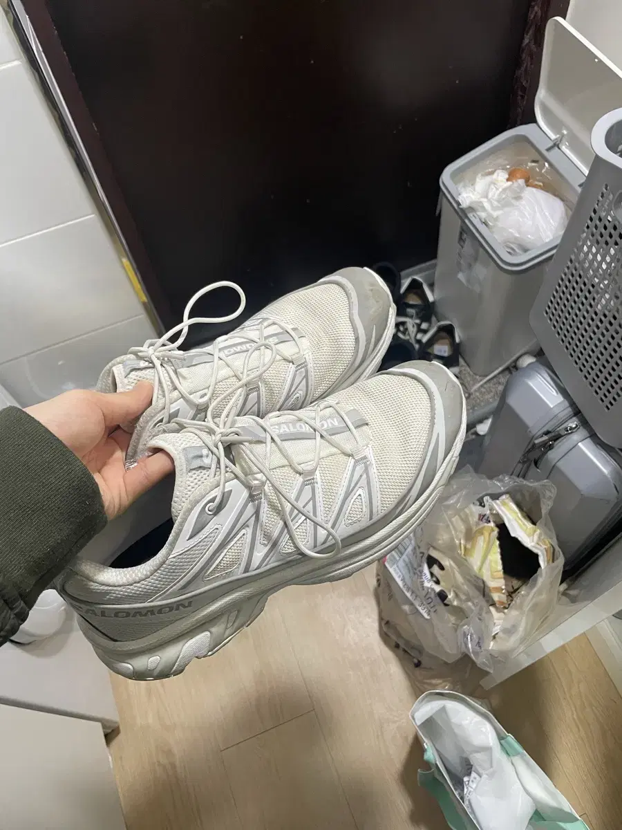 살로몬 xt-6 익스팬스 바닐라 아이스 화이트 280