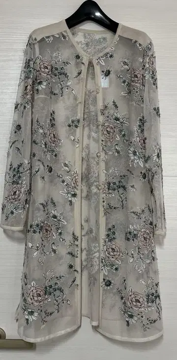 Chamois 샤미 꽃이 아름다운 시스루 롱 가디건 40