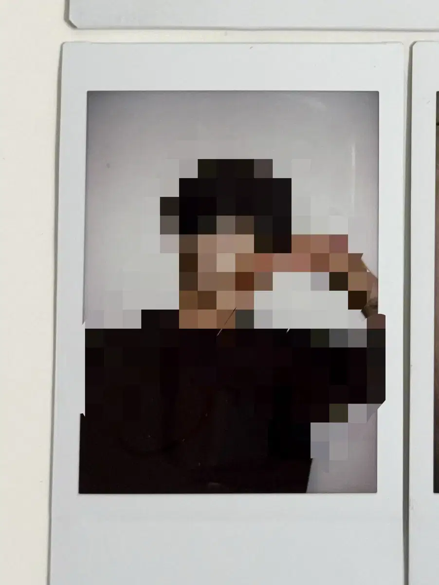 Lucy shin yechan Signs Pola WTS