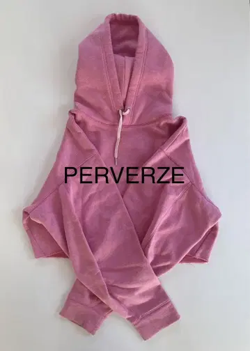 PERVERZE 퍼버즈 핑크 크롭 후드티