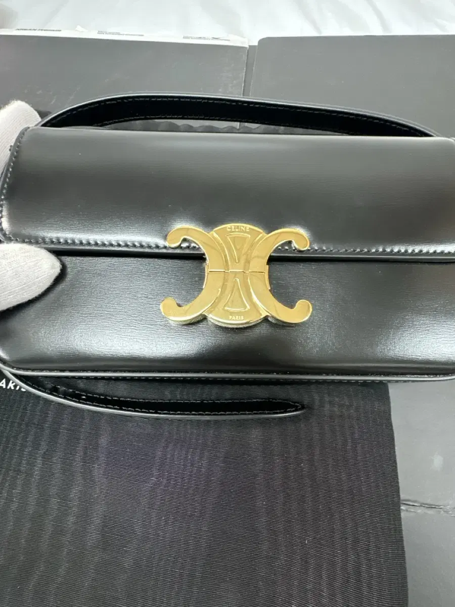 (Three products) Seline shoulder bag Claude shinee Calfskin Black