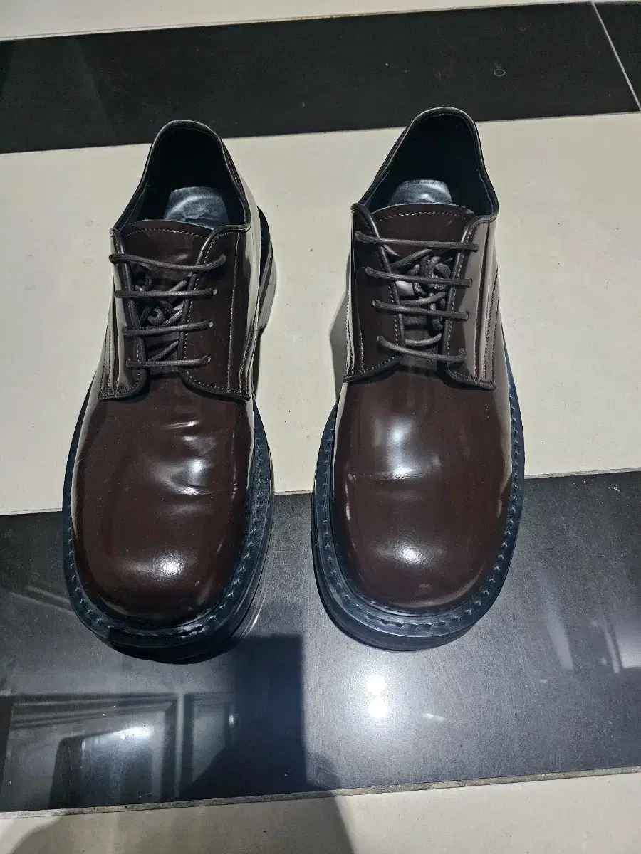 Lost Garden Folic Burgundy Brown Bibram Derby Sell