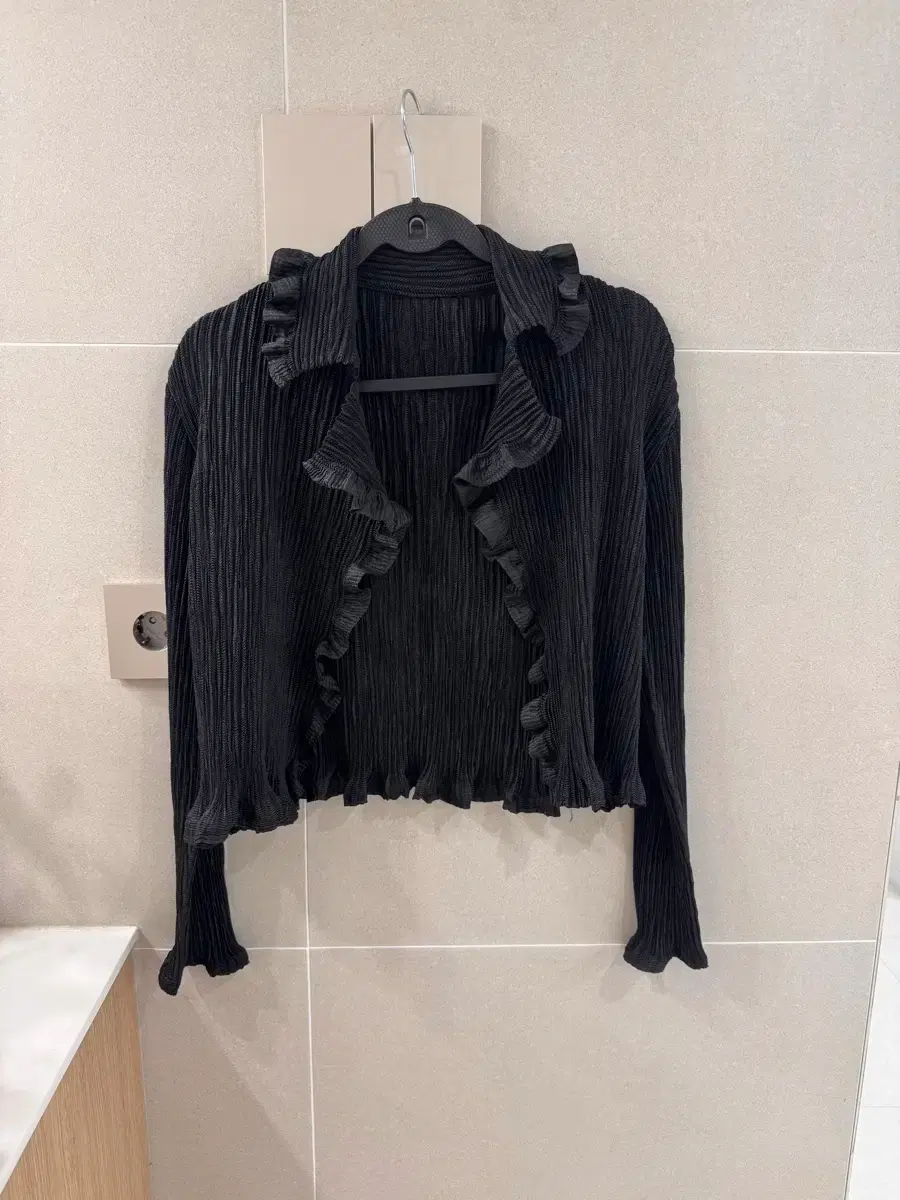 Speechio Pleated Cardigan
