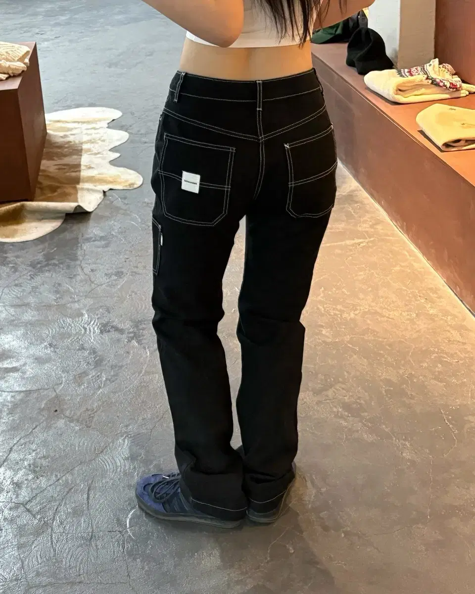 디스이즈네버뎃 스티치 블랙 팬츠