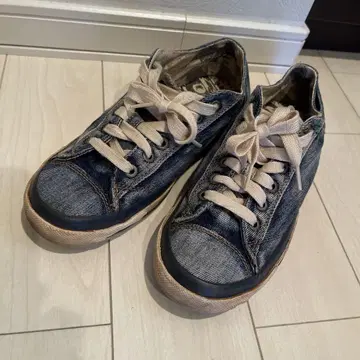 DISEL 스니커즈 얼룩 가공 데님