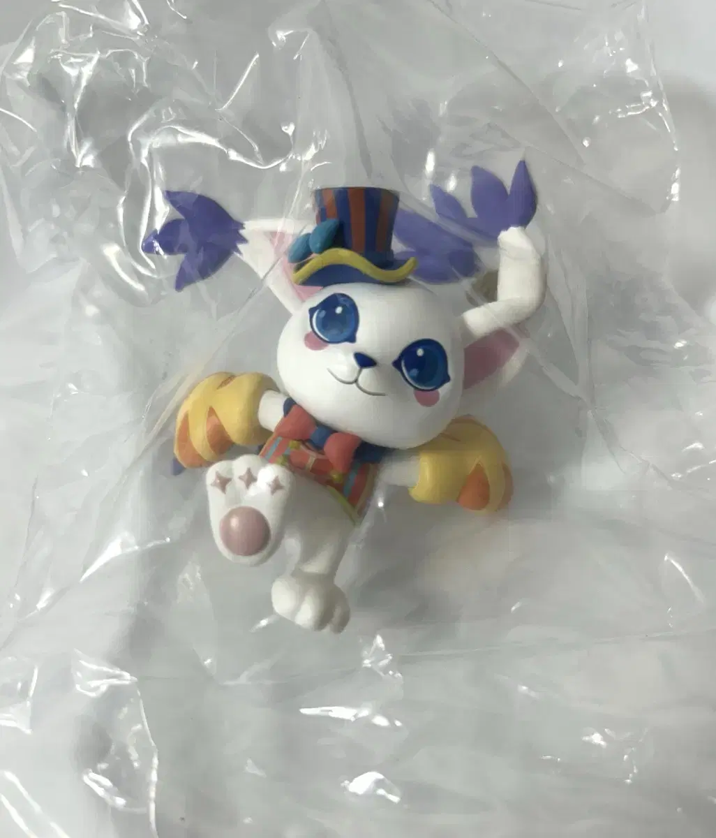 [Unsealed] Vahn Dai's genuine Digimon Gatomon Circus figure for sale!