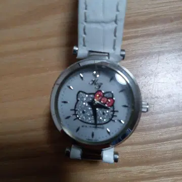 HELLO KITTY 헬로키티 손목시계 쿼츠 화이트 작동품!