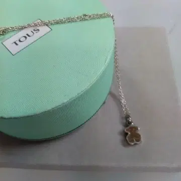 tous 목걸이