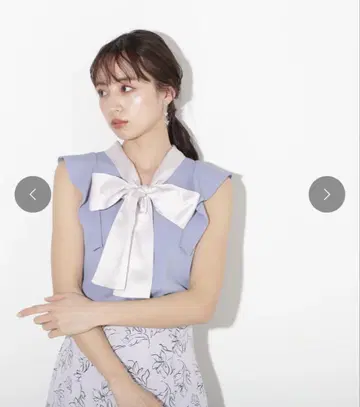 JILL BY JILLSTUART 새틴 보타이 니트 탑