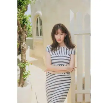 허리프토 스트라이프 리브 니트 미디 드레스