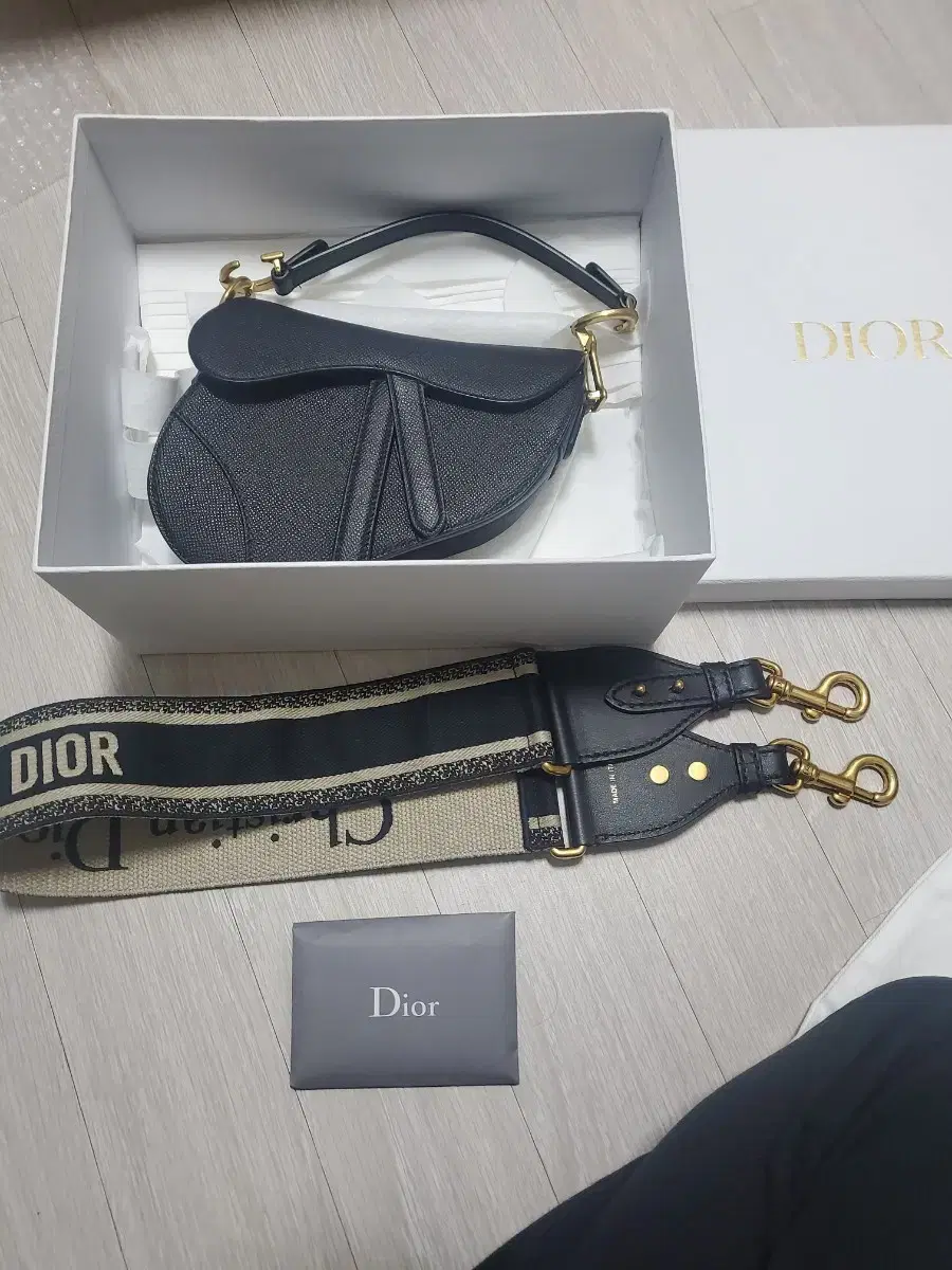 디올 새들백 미니 스트랩포함