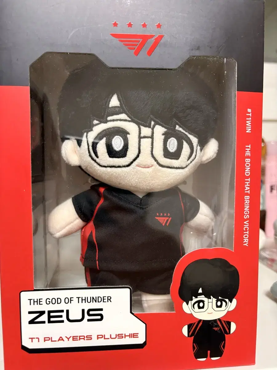 T1 (currently Hanwha Life Insurance) Zeus doll + Poca bulk sell Choi Woo-je