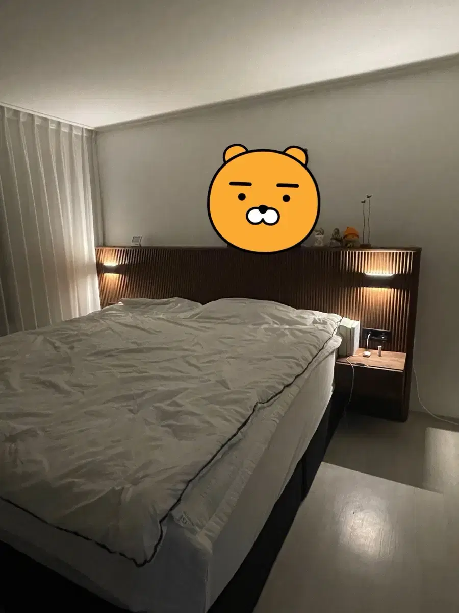 룸에이 월넛 원목 호텔 침대헤드 양쪽 협탁 팔아요