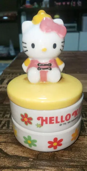 헬로키티 도자기 그릇