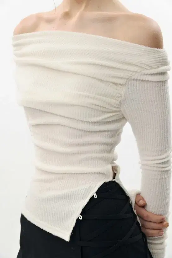 Pain-O-Pleasure jennie Off-the-shoulder s
