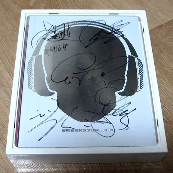 G-DRAGON | 지드래곤 special -edition CD with autographed Big