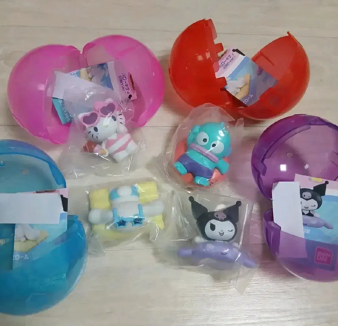 Sanrio Minnie Depp All-in-One Kitty Han Gyo-dong Kuromi Sinamole Swimming Pool Gacha Figure