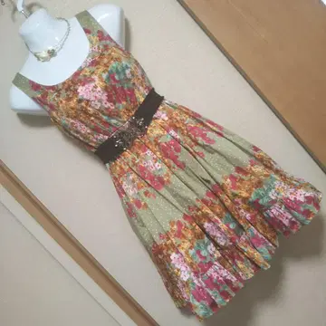 ME&ME COUTURE 앤티크 꽃무늬 원피스 택 포함