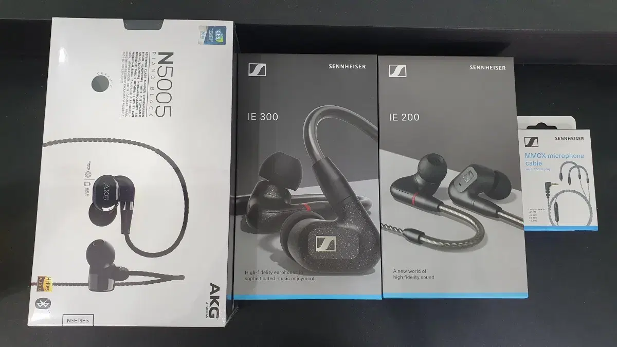 AKG N5005, Sennheiser IE300, IE200, cable