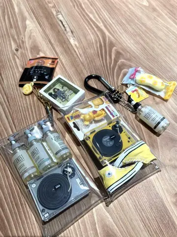 컨버스 테크닉스 베어브릭 보틀 등의 가챠 세트