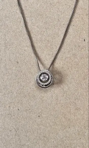 댄싱 스톤 목걸이