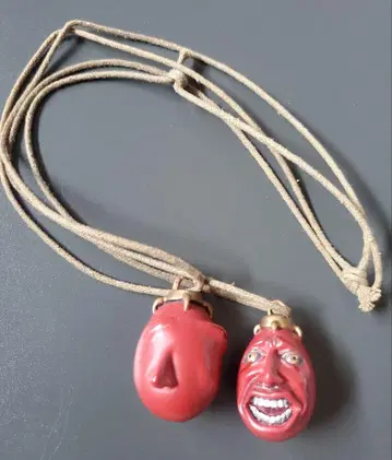 베헤리트 목걸이